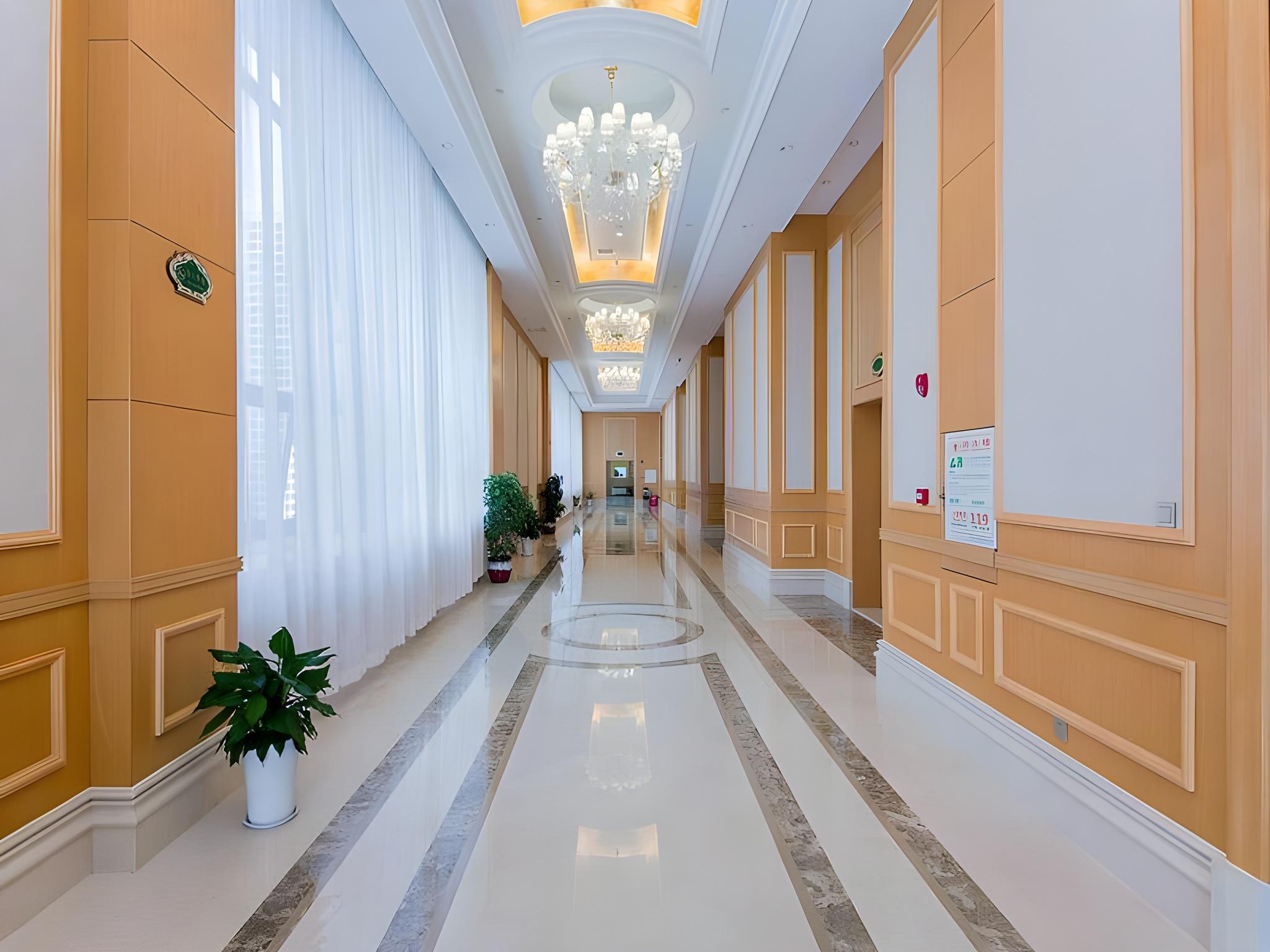 vienna international hotel huanggang dongmen road