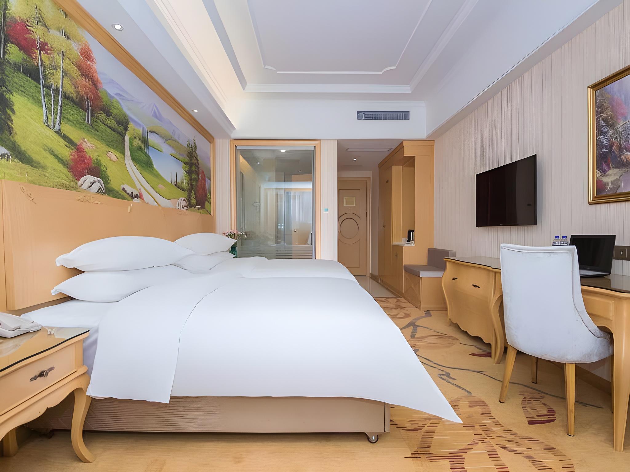 vienna international hotel huanggang dongmen road