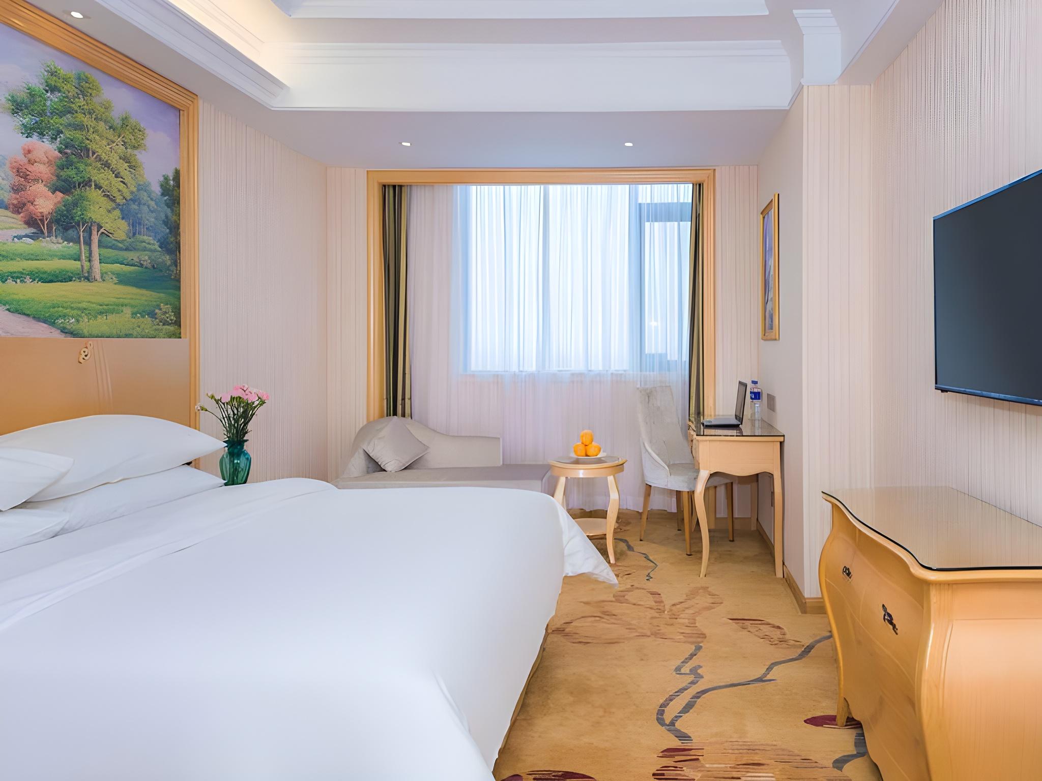 vienna international hotel huanggang dongmen road