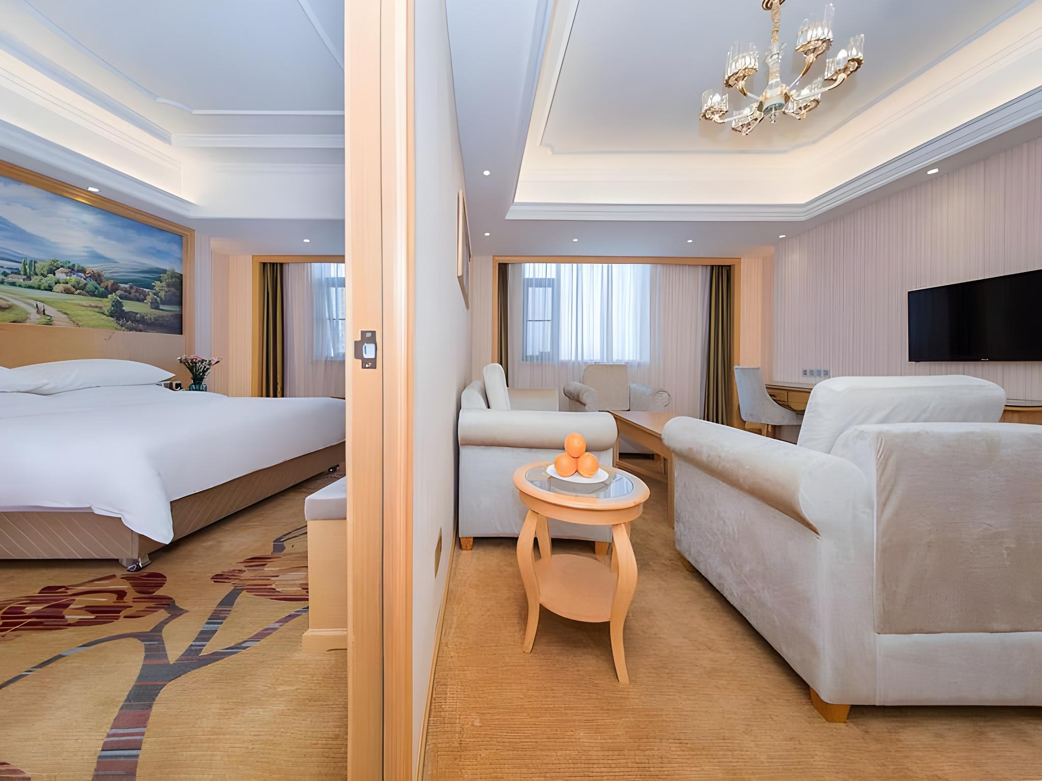 vienna international hotel huanggang dongmen road