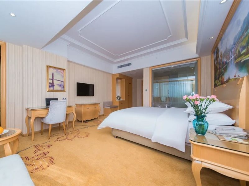 vienna international hotel huanggang dongmen road