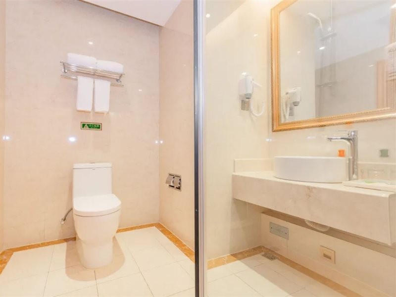 vienna international hotel huanggang dongmen road