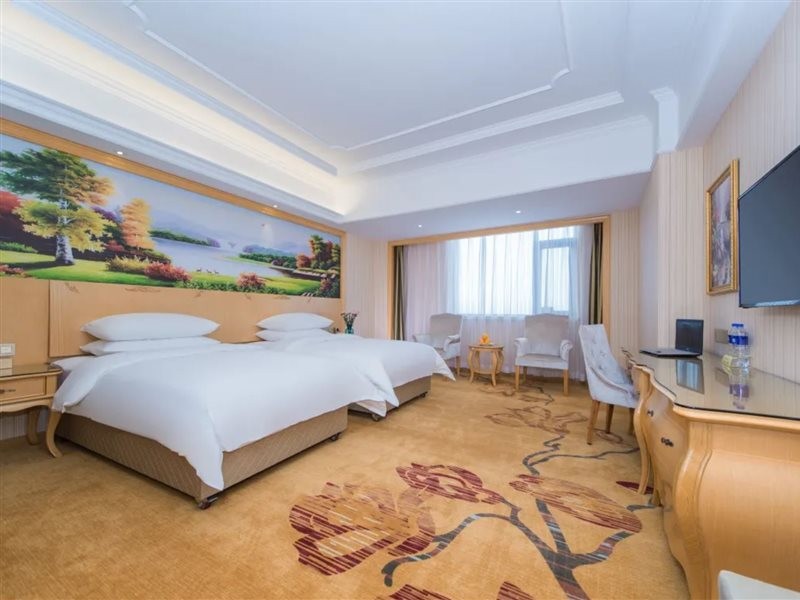 vienna international hotel huanggang dongmen road