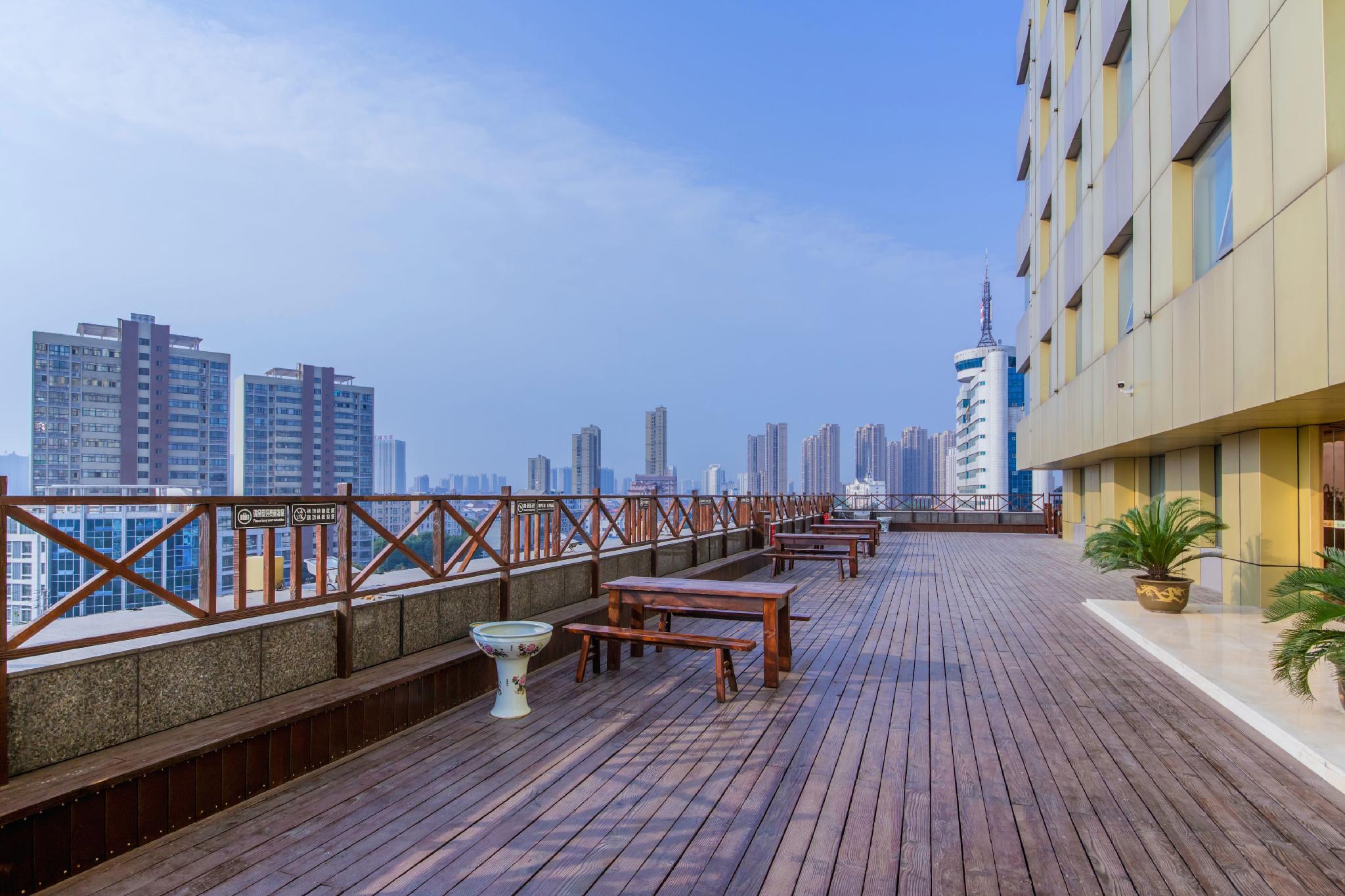 vienna international hotel huanggang dongmen road
