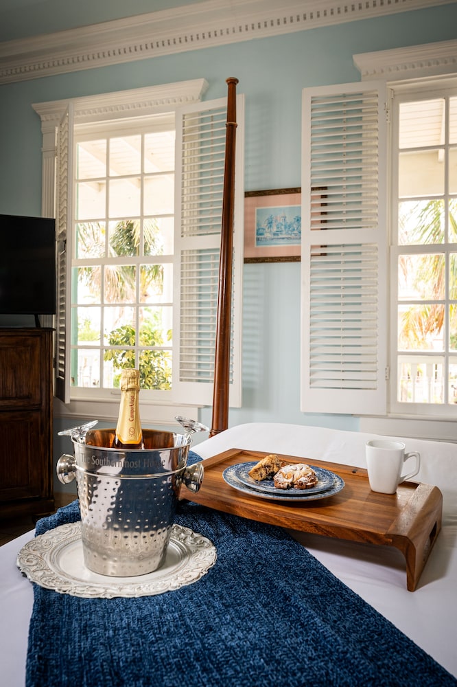 the southernmost house hotel adults only