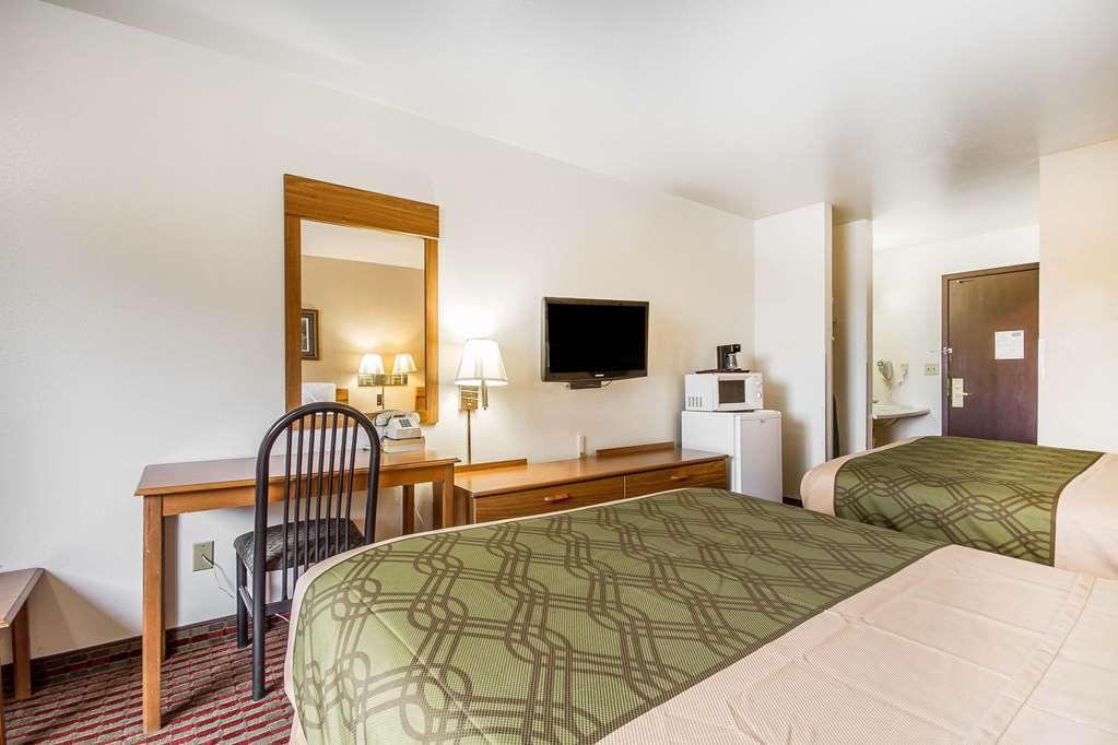 rodeway inn and suites madison east