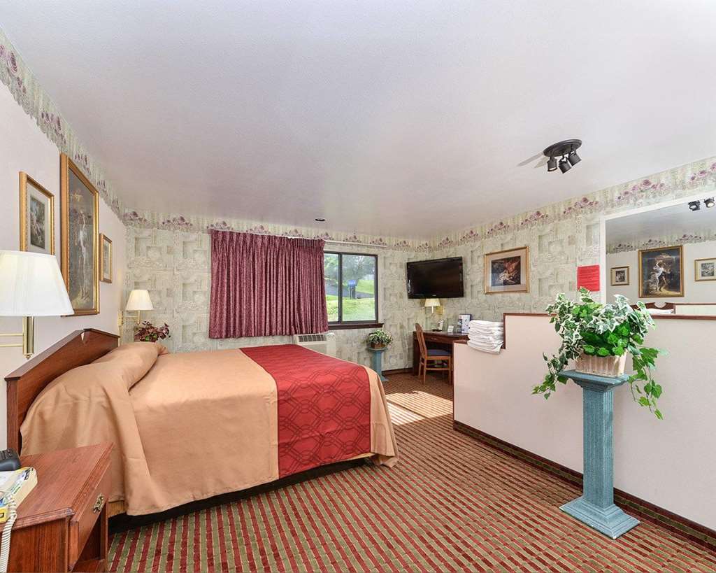 rodeway inn and suites madison east