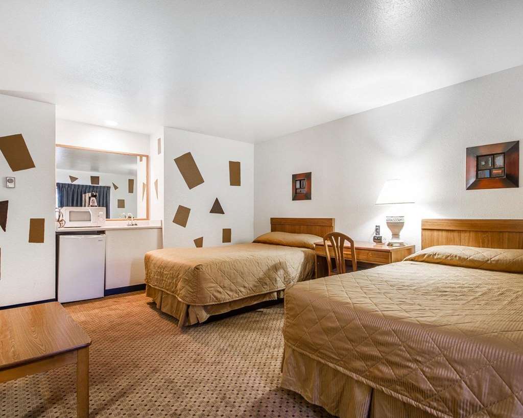 rodeway inn and suites madison east