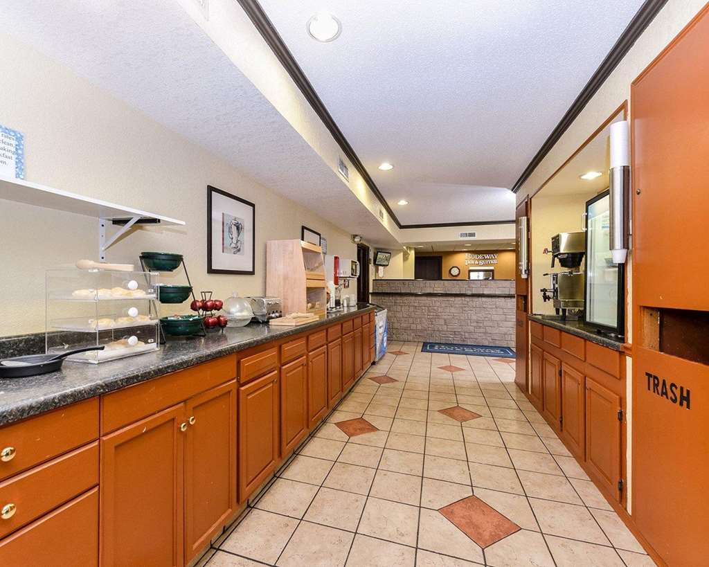 rodeway inn and suites madison east