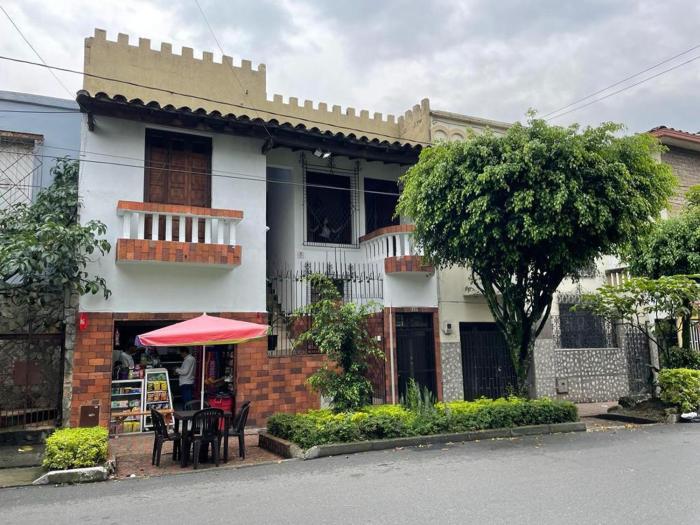 ayenda sarayu house