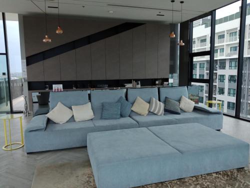 llx condo the base cityviewandsea view