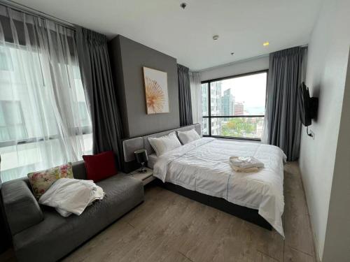 llx condo the base cityviewandsea view