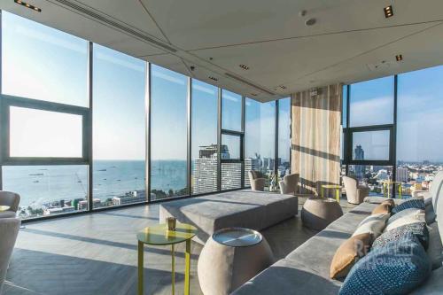 llx condo the base cityviewandsea view