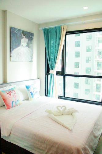 llx condo the base cityviewandsea view