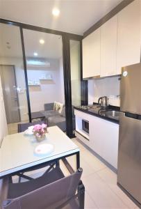 llx condo the base cityviewandsea view