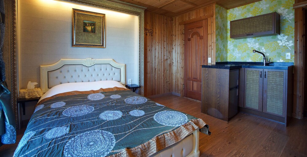 el roman pension