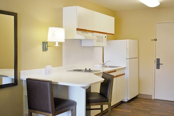 Extended Stay America Suites Milwaukee Brookfield,Milwaukee>>Brookfield,3 star