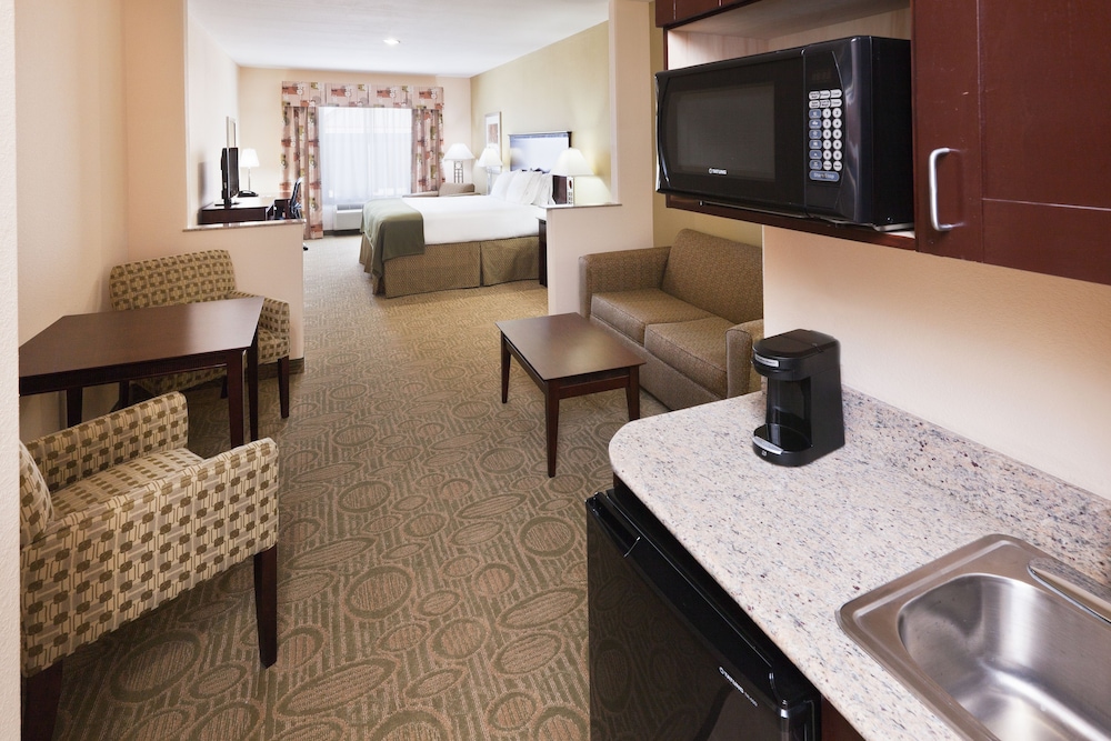holiday inn express hotel and suites brownfield by ihg
