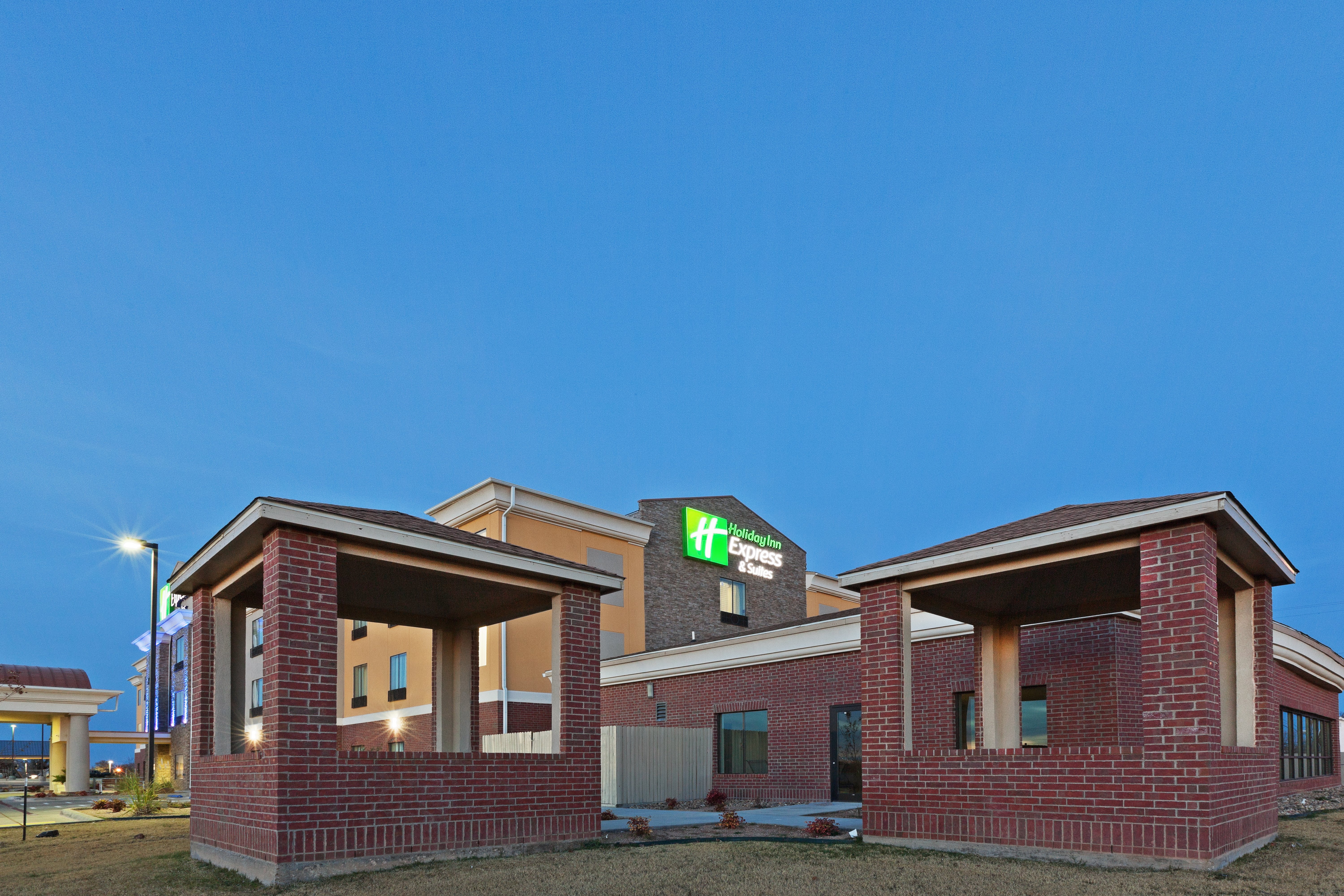 holiday inn express hotel and suites brownfield by ihg