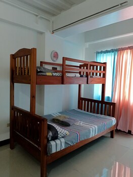 angel travellers transit house