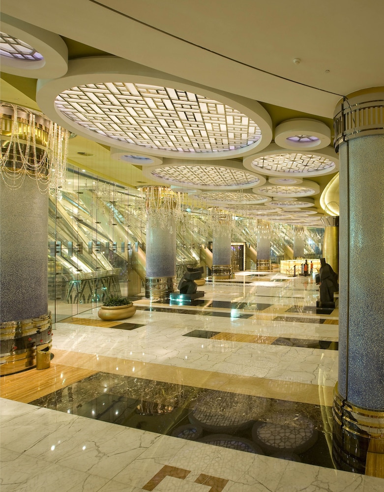 grand lisboa macau