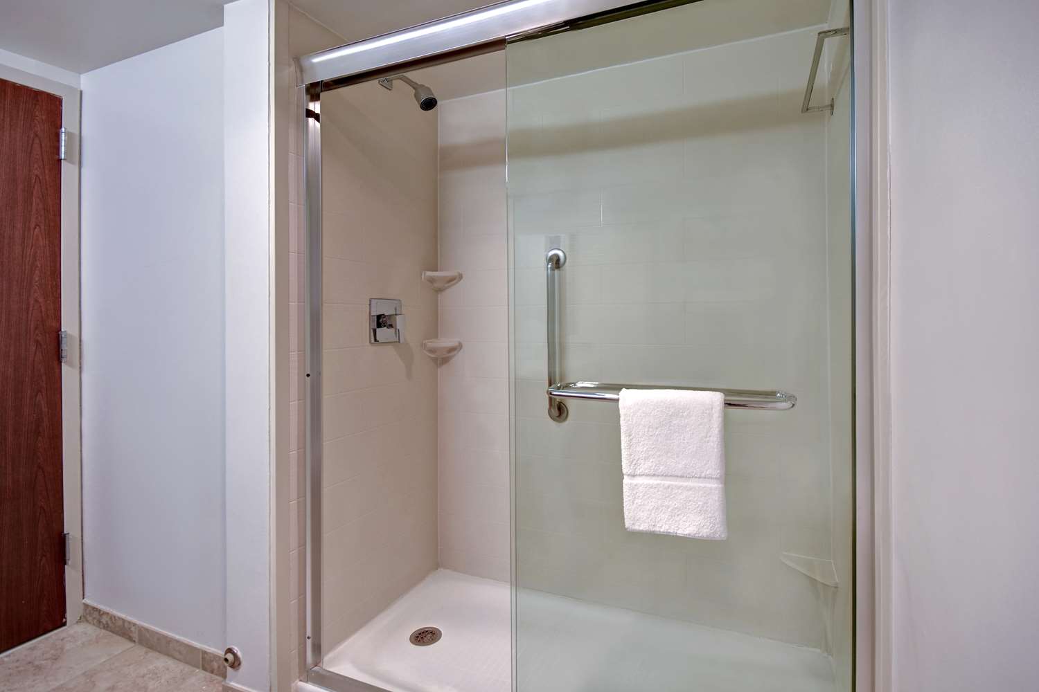 hampton inn and suites alexandria old town area south