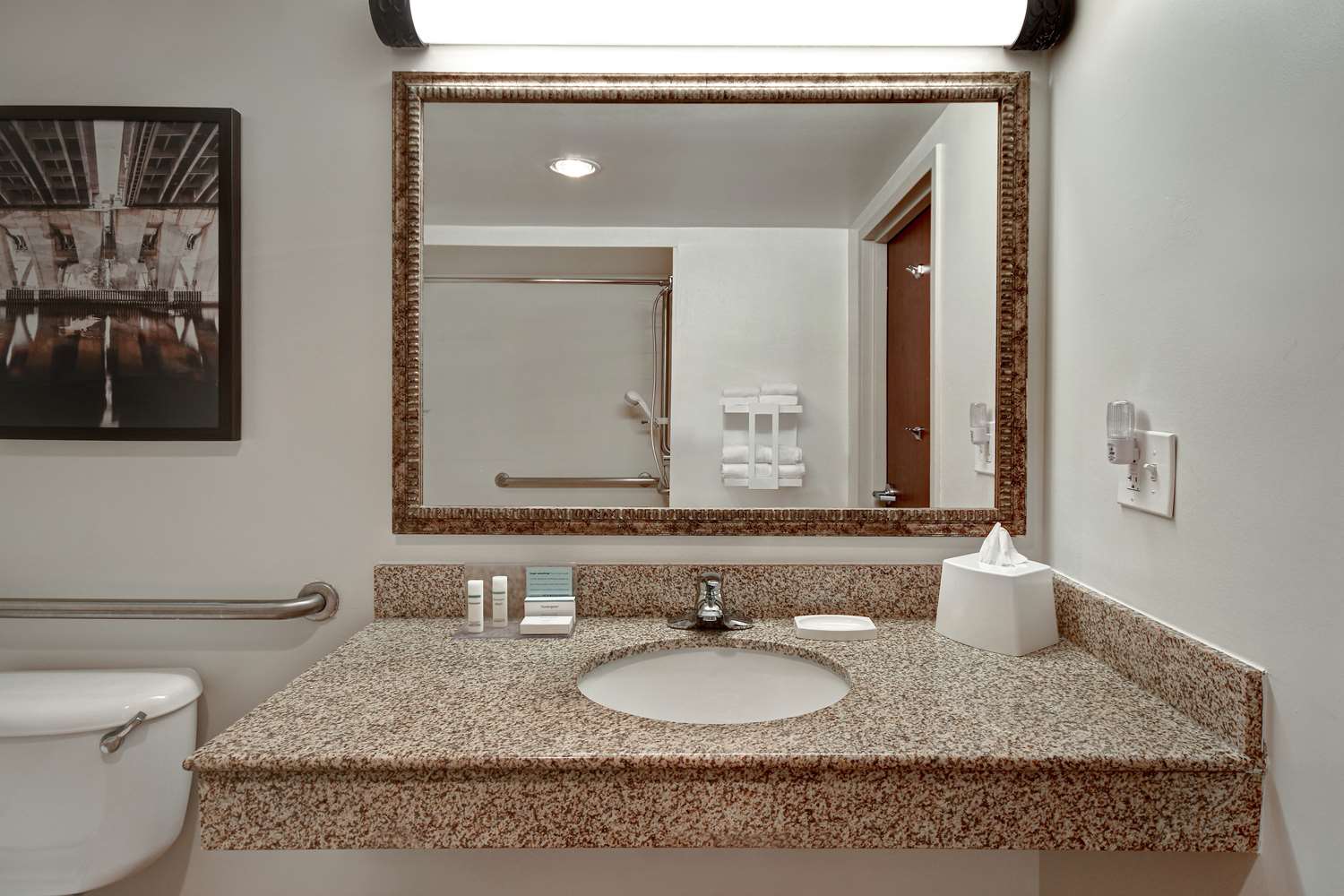 hampton inn and suites alexandria old town area south