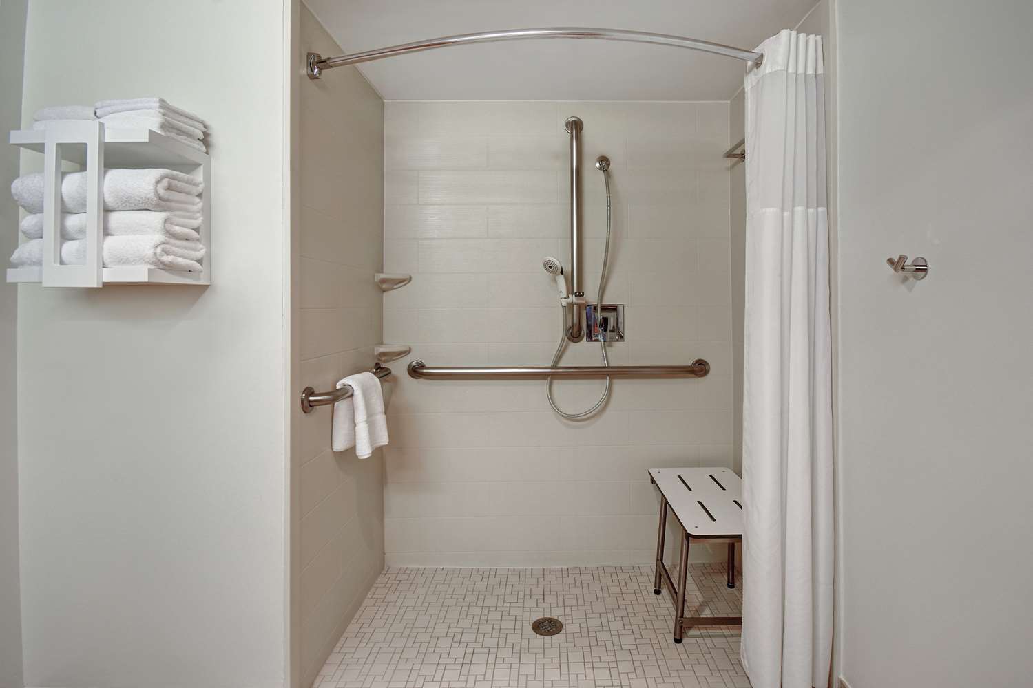 hampton inn and suites alexandria old town area south