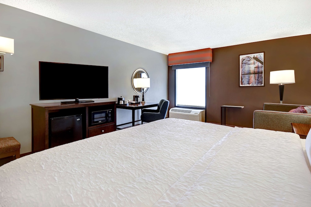 hampton inn and suites alexandria old town area south