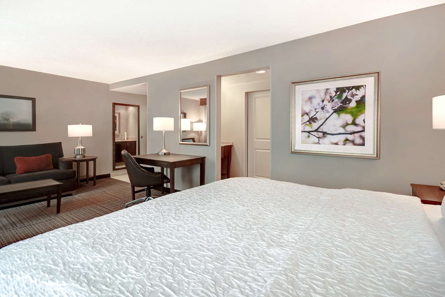 hampton inn and suites alexandria old town area south