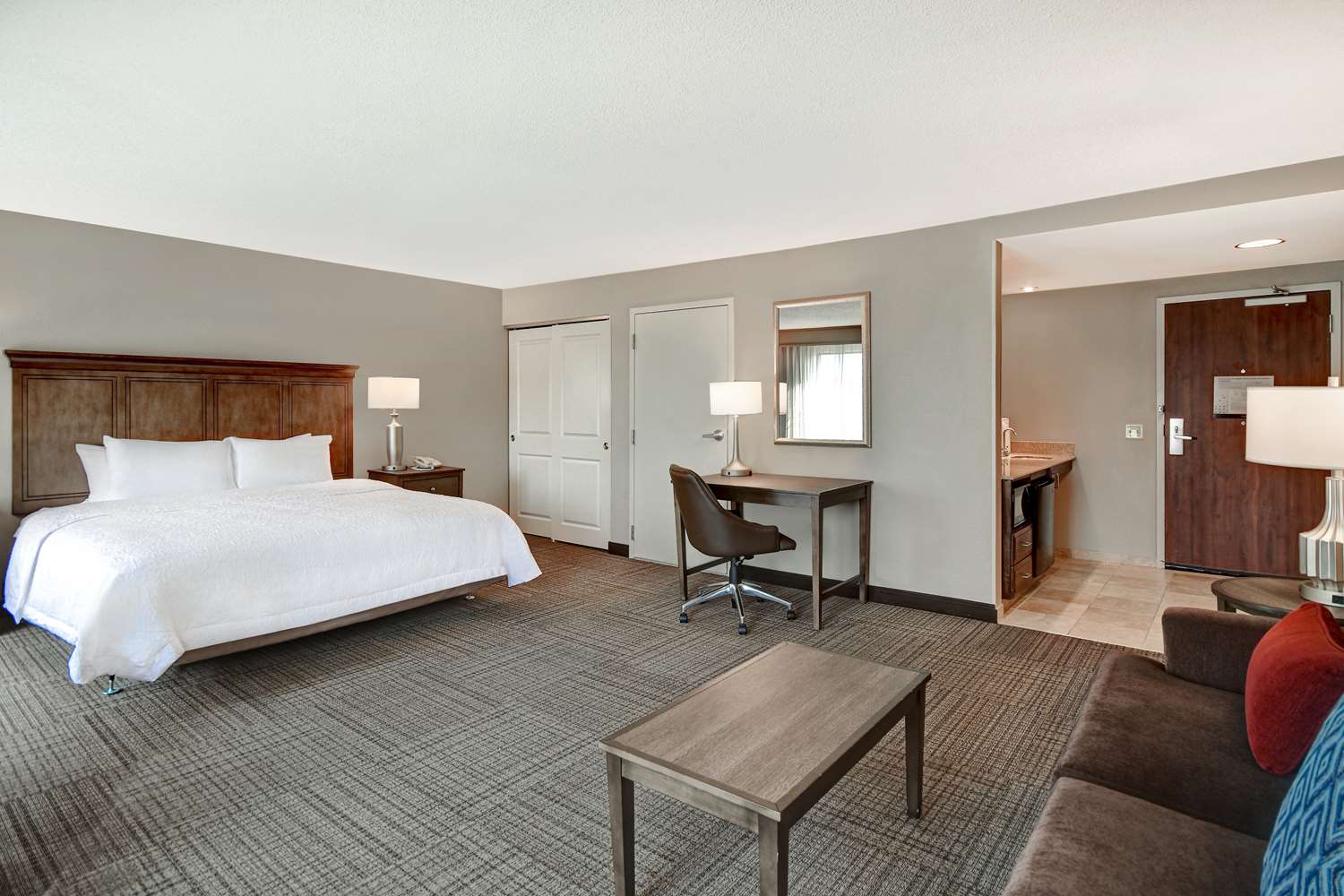 hampton inn and suites alexandria old town area south