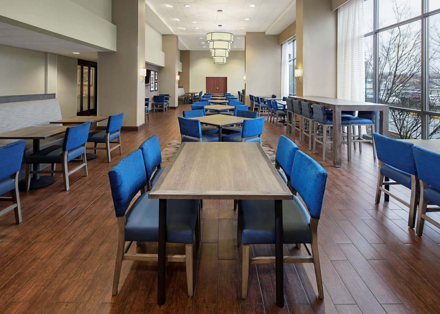 hampton inn and suites alexandria old town area south