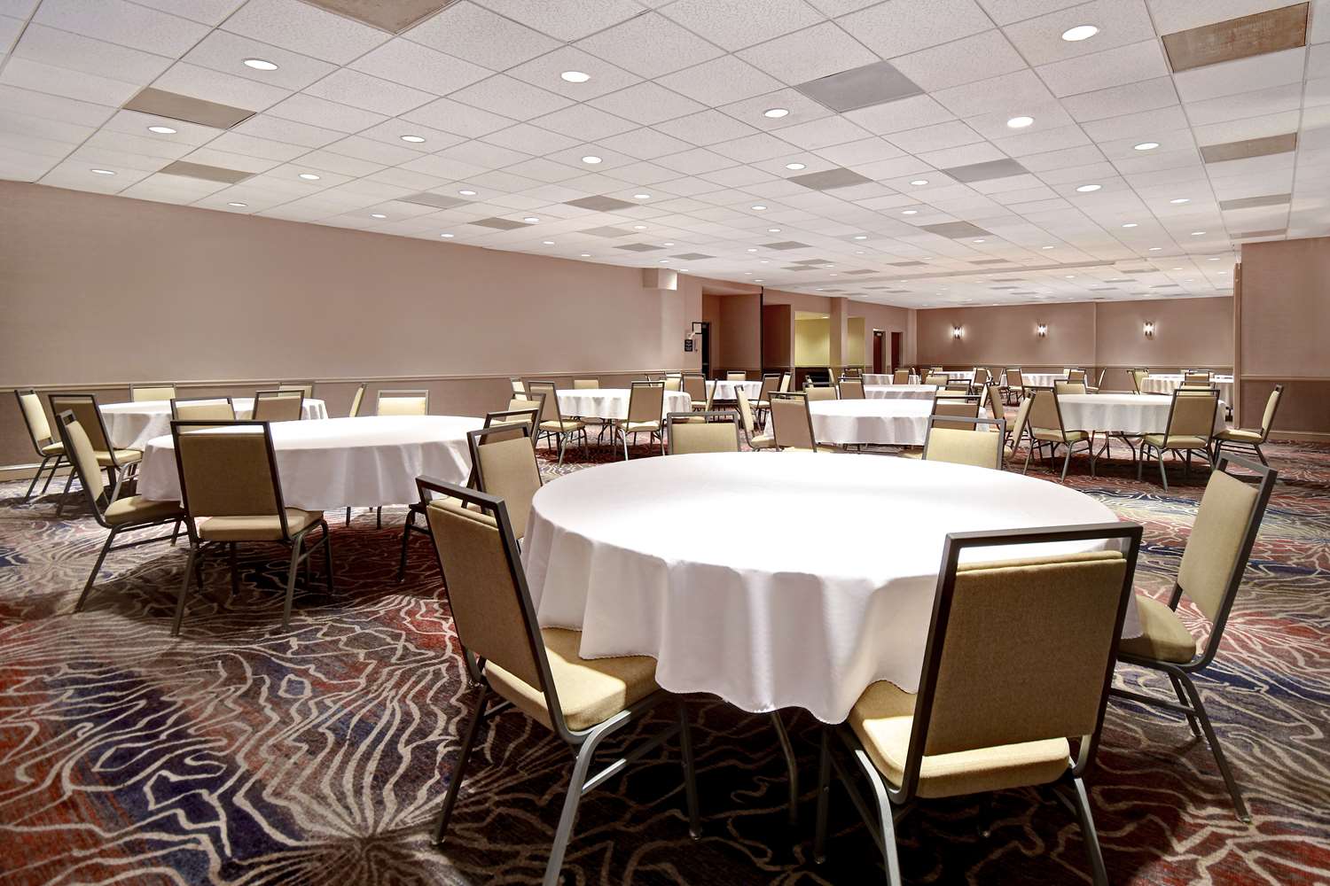 hampton inn and suites alexandria old town area south