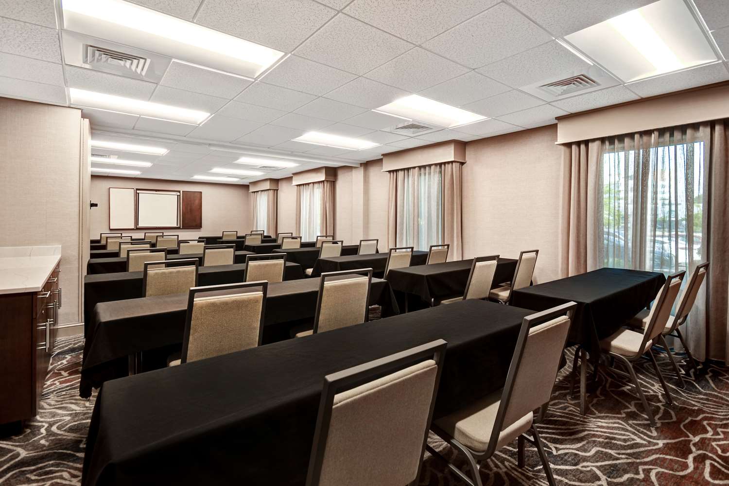 hampton inn and suites alexandria old town area south