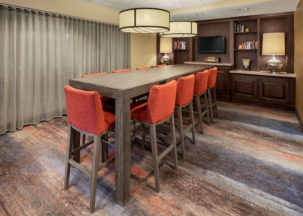 hampton inn and suites alexandria old town area south