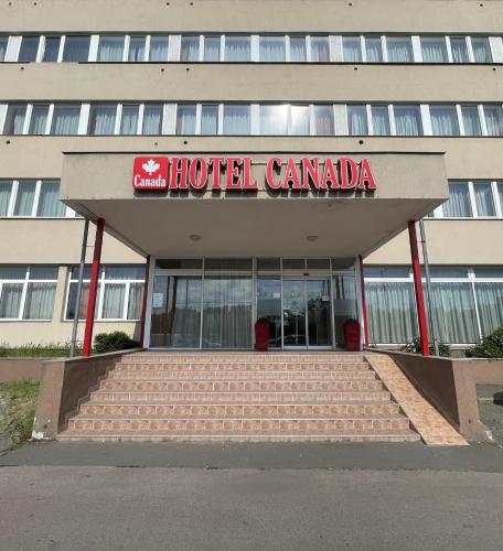 canada hotel