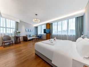 berun hotel haikou qilou old street