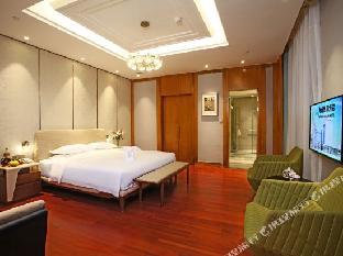 berun hotel haikou qilou old street