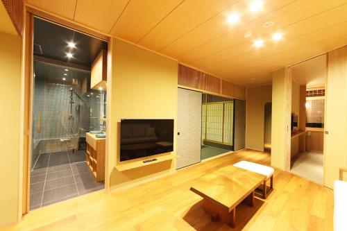 small luxury ryugin