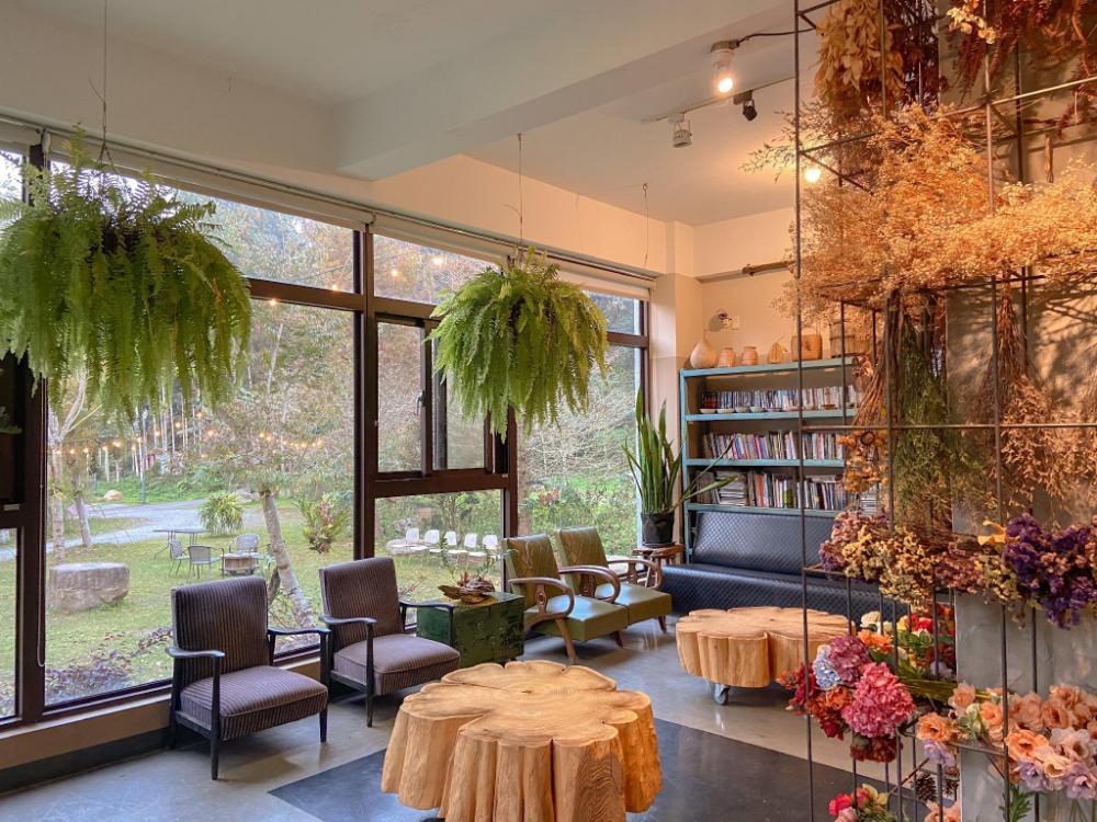 sun moon lake love to stick together b and b