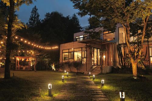 sun moon lake love to stick together b and b