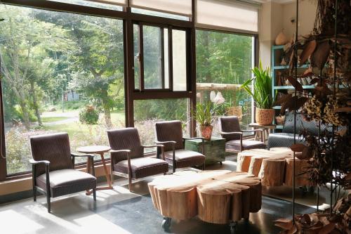 sun moon lake love to stick together b and b