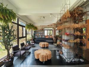 sun moon lake love to stick together b and b