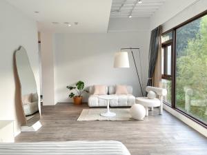 sun moon lake love to stick together b and b