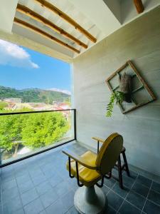 sun moon lake love to stick together b and b