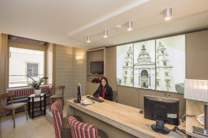 three corners hotel art