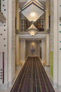 three corners hotel art