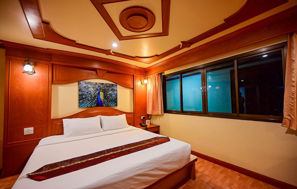 tiger complex hotel