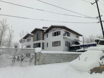 Pahalgam Villas,,3 star