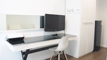 blu monkey bed and breakfast phuket